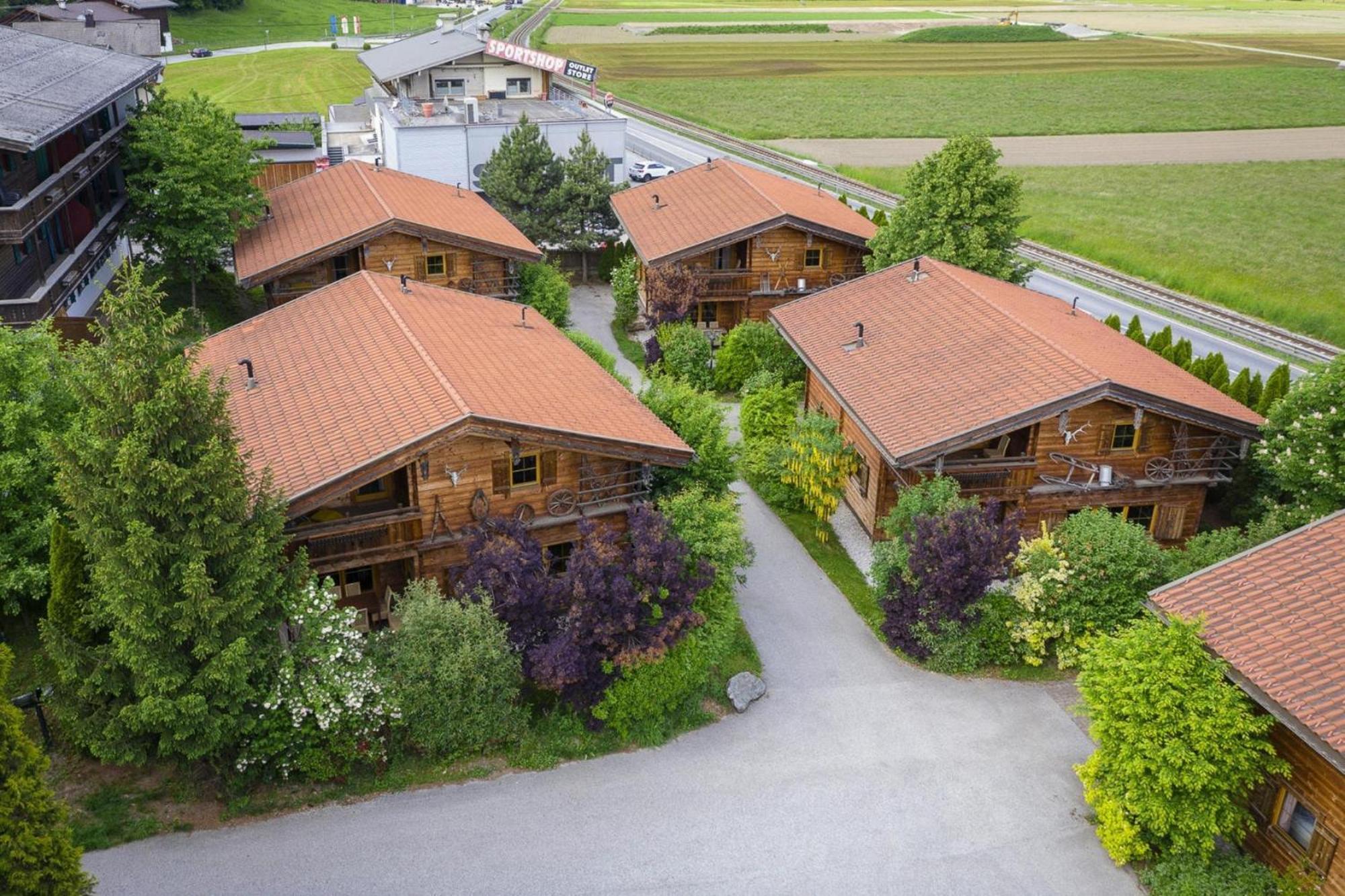 Chalets Almdorf Zillertal F Gen Fügen Extérieur photo